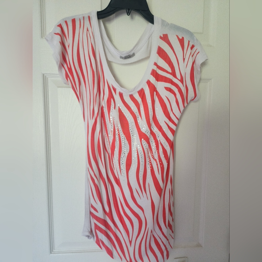 Davida orange and white top
